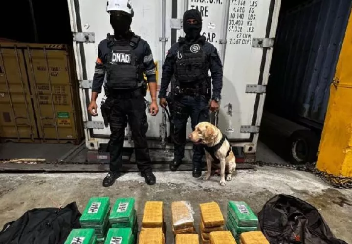 La Policía Nacional continúa trabajando incansablemente para mantener la seguridad en los puertos y fronteras. Foto. Proteger y Servir