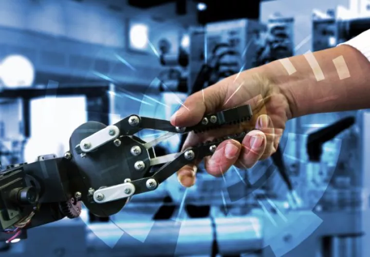 Los trabajadores tienen que prepararse para utilizar la tecnología a su servicio y no ser desplazados. Cortesía: The Logistics World