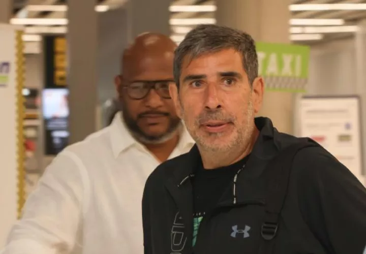 Gonzalo García a su llegada al Aeropuerto Internacional de Tocumen. Foto: Fepaba 