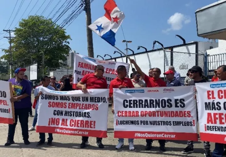 La semana pasada, trabajadores de Grupo Epasa protestaron contra el posible cierre de la empresa a causa de un fallo judicial. Foto: Archivo