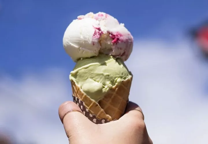 Los consumidores modernos buscan constantemente alternativas más saludables de helados. Foto: Pexels