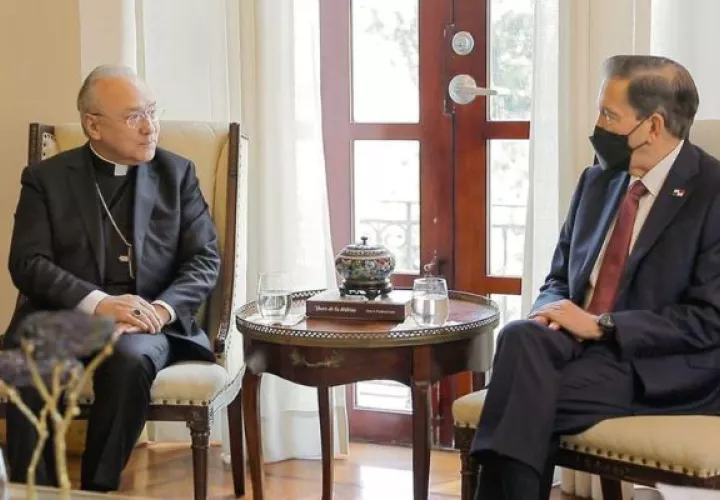  El presidente Laurentino Cortizo recibió a Monseñor Edgar Robinson Peña Parra. Foto: Cortesía Presidencia