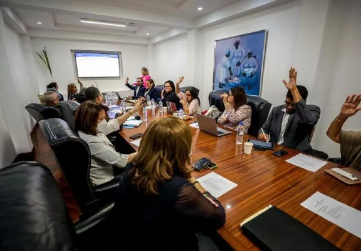 Reunión de la Mesa Técnica de Medicamentos. Foto: Cortesía