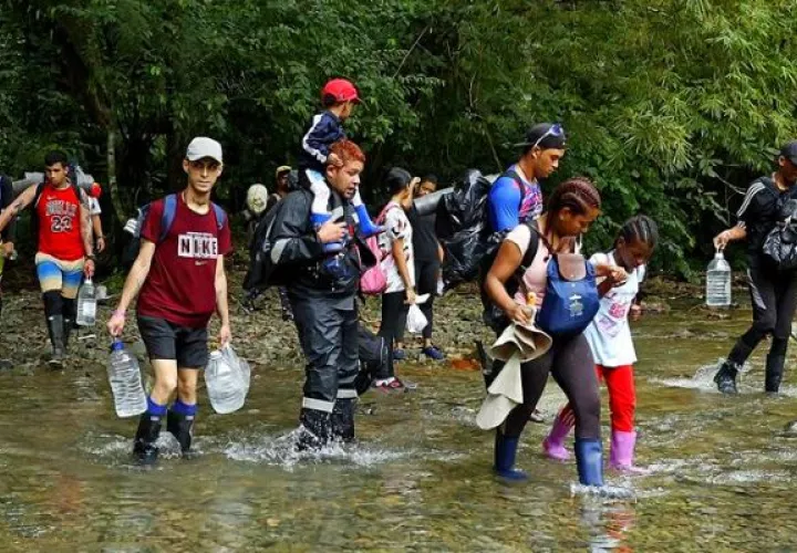 Un 20% de los migrantes irregulares que pasan por Panamá, son menores de edad. Archivo.