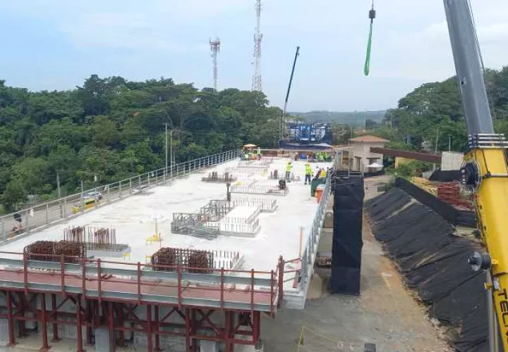 Capac estima conveniente impulsar proyectos de infraestructura pública como la Línea 3 del metro. Archivo