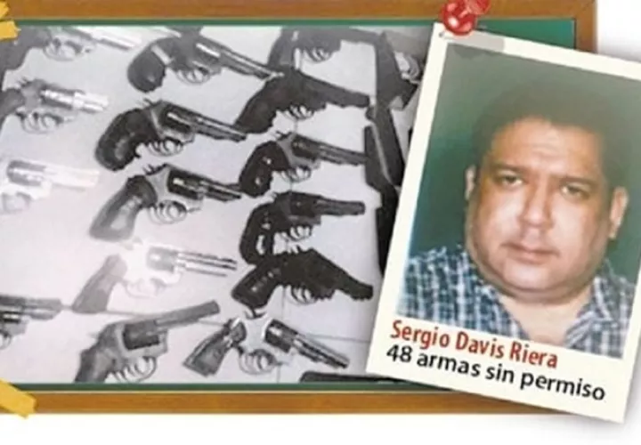 En el allanamiento que se vincula a Sergio Davis, se decomisaron armas de grueso calibre, equipos de interceptación, etc.  Archivo 