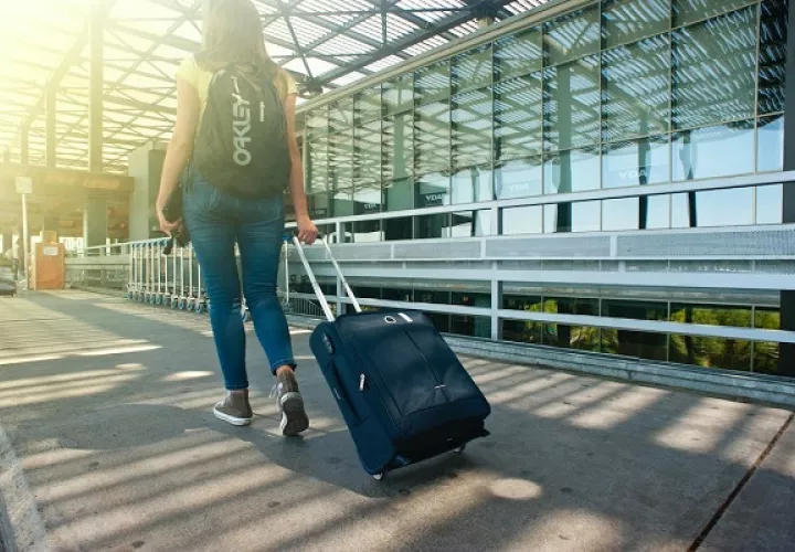 La Acodeco recomienda precaución al firmar contratos que ofrecen planes o paquetes vacacionales. Foto: Pexels