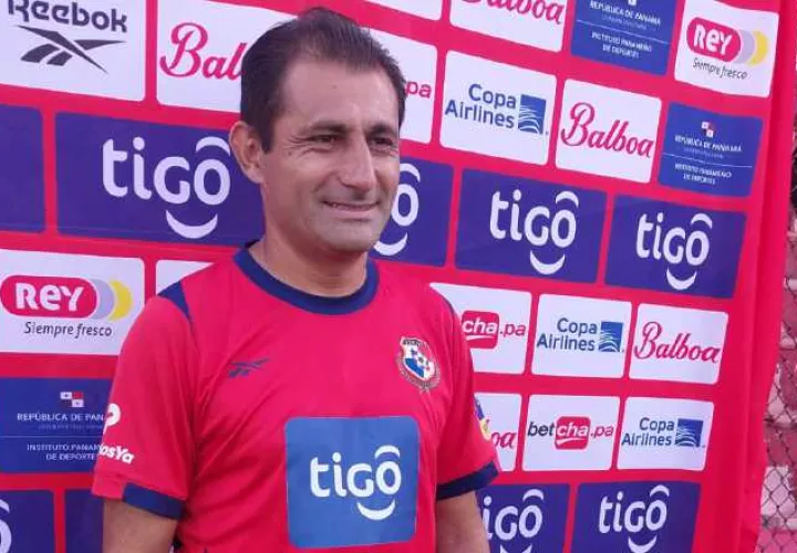 Víctor Suárez, técnico de la Sub-17 femenina de Panamá. Foto: Jaime Chavez