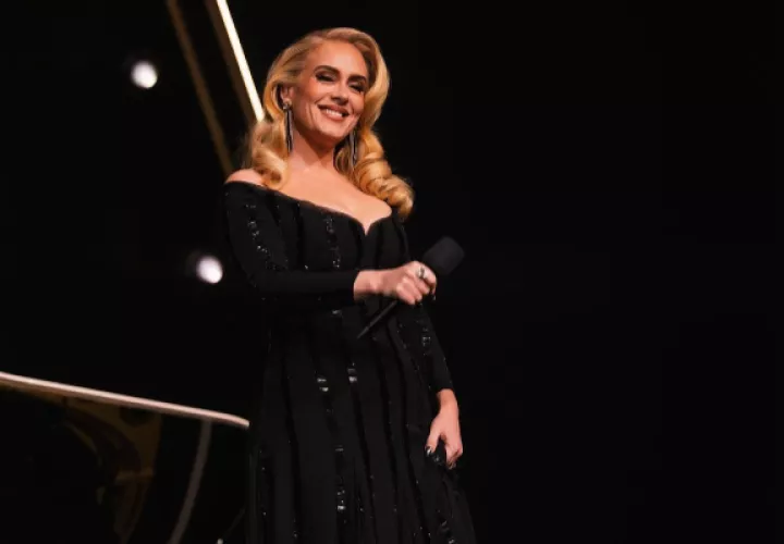 Adele. Foto: @adele