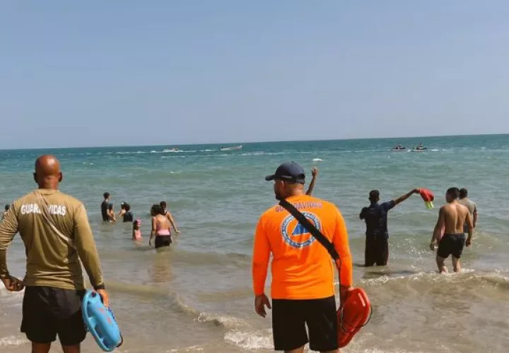 Se recomienda a los bañistas y pescadores incrementar las medidas de seguridad. Foto: Cortesía Sinaproc