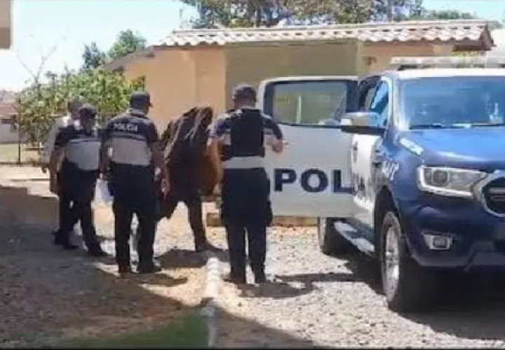 El excomisionado Andrés Castillo, fue capturado con 15 paquetes de la sustancia ilegal. 