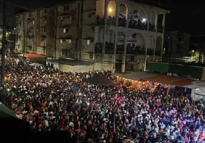 Los colonenses buscan celebrar al máximo en diversos sectores de Colón los carnavalitos. Foto. Archivo