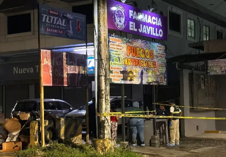 La situación involucró a tres delincuentes que, tras amenazar a los empleados, se apoderaron del botín antes de darse a la fuga. Foto. Diomedes Sánchez