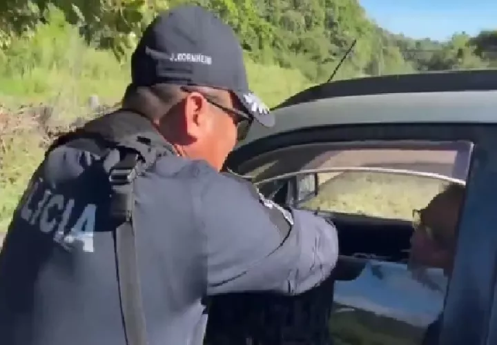 El director general de la Policía Nacional, John Dornheim, participó en el operativo de búsqueda. Foto. Proteger y Servir