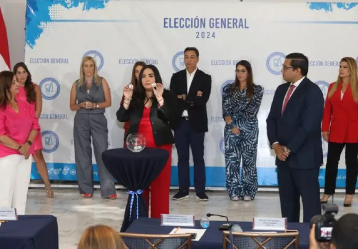 Sorteo del segundo debate presidencia. Foto: Cortesía Tribunal Electoral  