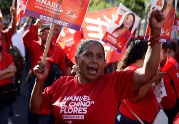 Simpatizantes del izquierdista Frente Farabundo Martí para la Liberación Nacional (FMLN). Foto: EFE