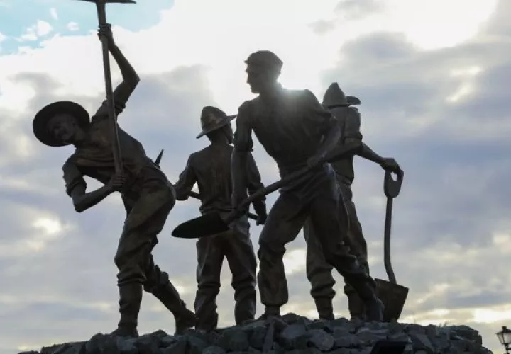 Homenaje póstumo a más de 8 mil trabajadores gallegos/españoles que vinieron a trabajar en la construcción del Canal de Panamá . Foto: Cortesía