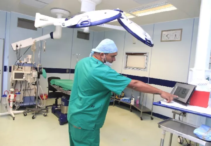 Al no poder hacer uso de los salones de operación, se ha habilitado un quirófano para la atención de embarazadas y urgencias absolutas. Foto. Eric Montenegro