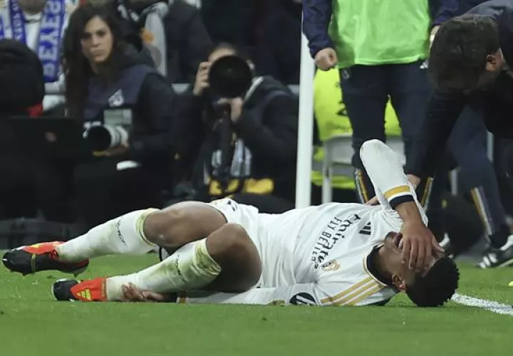 Jude Bellingham del Real madrid se lesionó. Foto: EFE