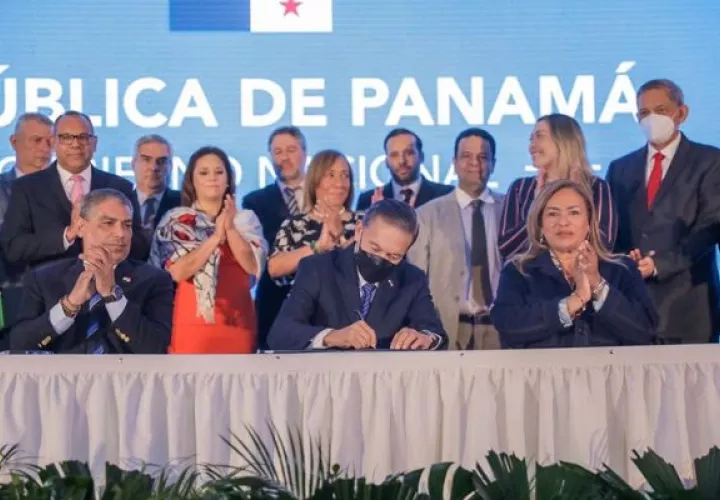 Sanción de la Ley de Medicamentos. Foto: Cortesía Presidencia
