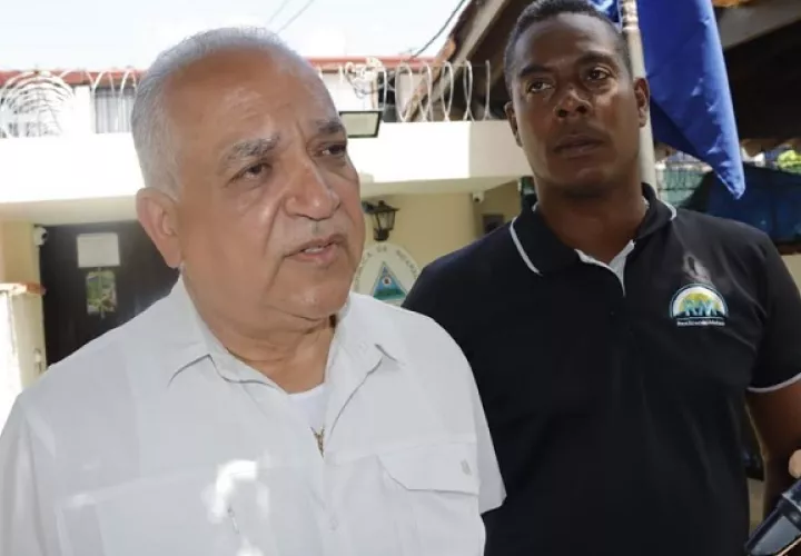 Luis Eduardo Camacho también es candidato  a diputado de San Miguelito. Foto: Víctor Arosemena