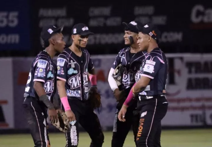 Panamá Metro tiene ventaja en la serie final del béisbol juvenil ante Coclé 2-0