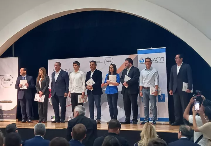 Las nóminas presidenciales que compiten en el próximo torneo electoral recibieron la propuesta de casi 300 páginas preparada por los técnicos del Conep. Francisco Paz
