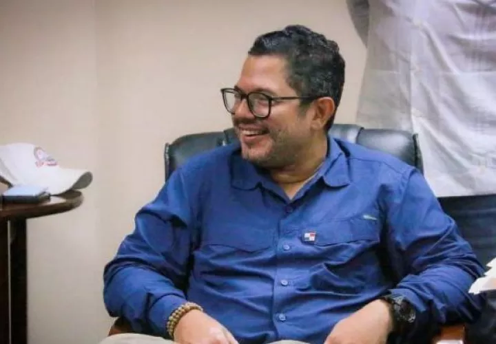 Vásquez hizo el señalamiento en la Comisión de Presupuesto frente al ministro de Gobierno, Roger Tejada. Foto: Cortesía