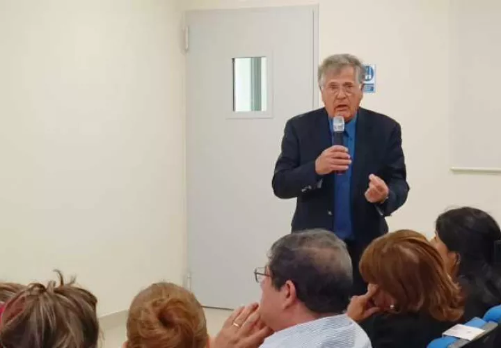 El doctor Eilon Adar, fundador y profesor Emérito  del Instituto Zuckerberg de investigación sobre agua  de la Universidad de Israel.