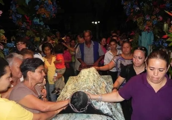 El párroco, Heriberto Ríos, precisó que esperan una gran cantidad de personas en estos días santos. Foto. Archivo