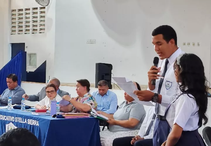 La administración del colegio mantiene $200 mil del FECE en trámites pendientes de refrendo ante la Contraloría General de la República. Foto. Eric Montenegro
