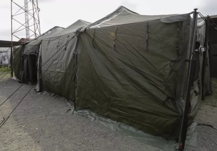 Fotografía de varias carpas para atención a migrantes, donadas por Estados Unidos.