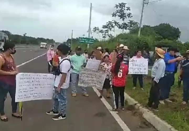 Después de varias protestas y cierre de calle, los moradores tendrán el proyecto carretero que tanto han esperado. Foto. Archivo