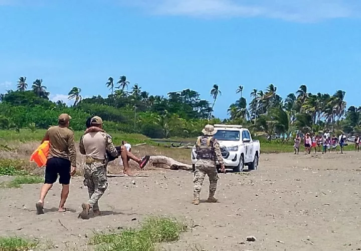 El joven de 19 años se encontraba nadando cerca de la desembocadura del río Cuango, cuando repentinamente  fue arrastrado por una ola. Foto. Senan