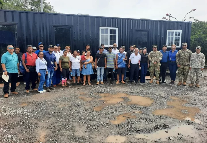 La entrega forma parte del programa Contenedores de Acopio para comunidades pesqueras asociadas. Foto: Cortesía ARAP.