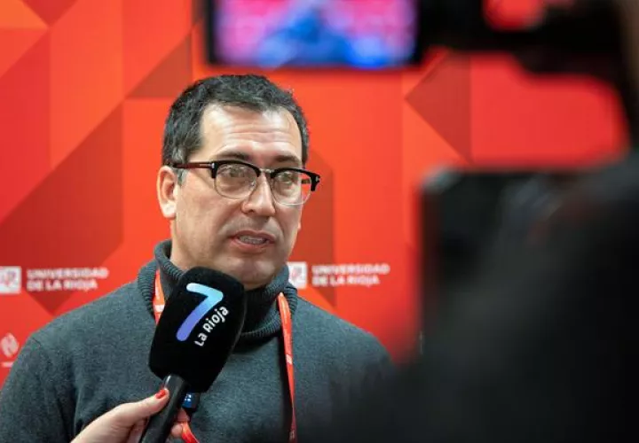 El doctor en Economía y Empresa de la Universidad Autónoma de San Luis de Potosí (México), Juan Carlos Yáñez-Luna, en declaraciones a los medios de comunicación, este miércoles en la Universidad de La Rioja, en Logroño. EFE