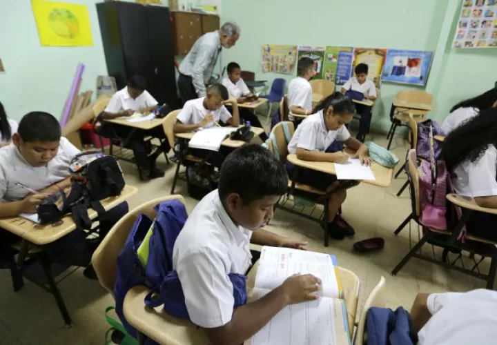 Los estudiantes siguen siendo los más afectados por todos los inconvenientes en el inicio de clases.