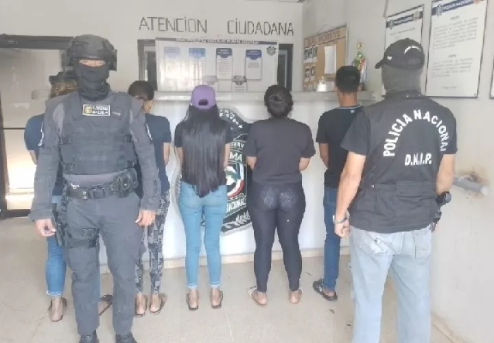 Estos artículos junto a los aprehendidos fueron puestos a órdenes de la autoridad competente para las investigaciones pertinentes. Foto. Proteger y Servir