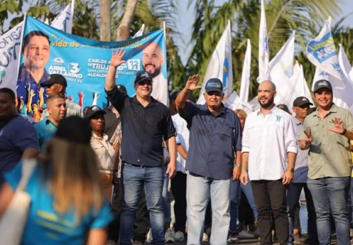 El candidato presidencial, José Raúl Mulino, realizó un recorrido por Alcalde Díaz. Foto: Cortesía