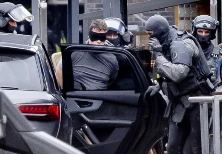 La Policía detuvo al sospechoso de haber provocado la acción. Foto: EFE