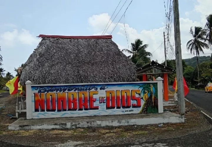 E lugar cuenta con el paso del antiguo Camino Real, que conectaba Nombre de Dios con la ciudad de Panamá.