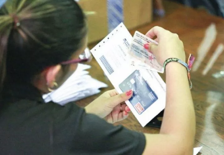 Según Vásquez, el error ocasionó un retraso en el pago de la beca. 