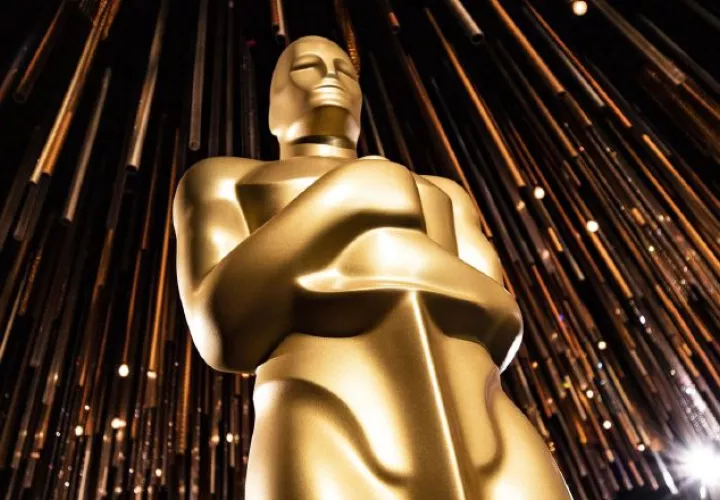 Estatuillas que se entregan a los ganadores de los esperados Premios Óscar.  EFE