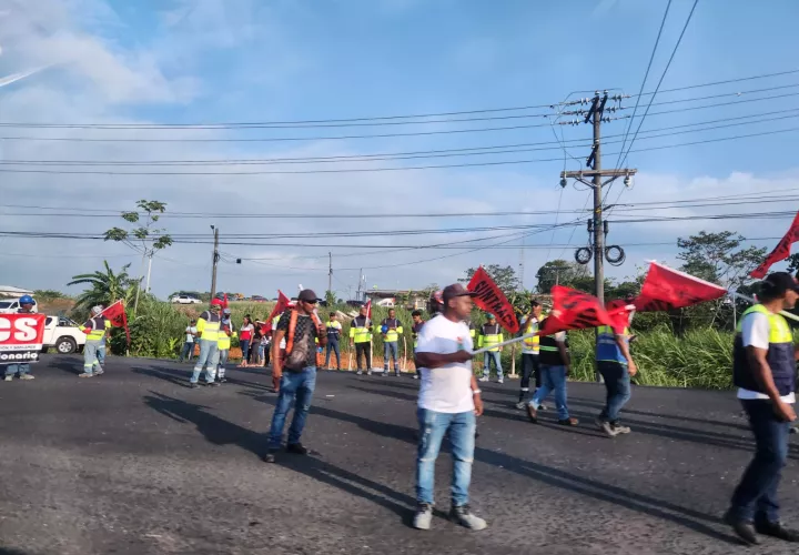 La protesta es por el cierre de sus cuentas bancarias, por parte del Gobierno. Foto: Diomedes Sánchez