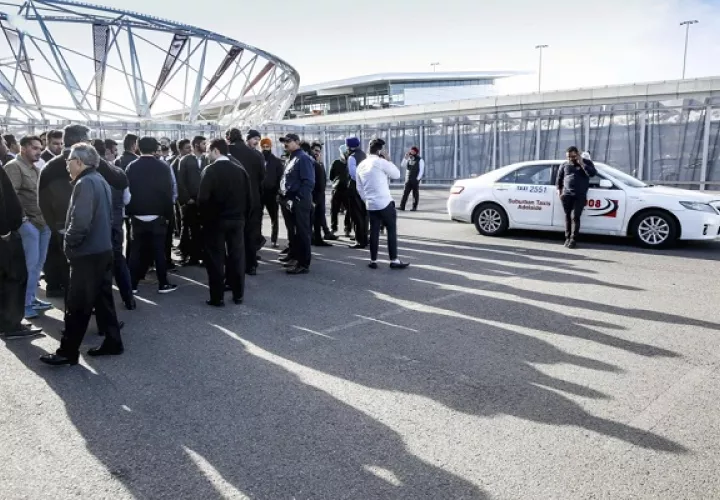 Uber subrayó hoy en un comunicado publicado que con el acuerdo espera dejar en el pasado los problemas con los taxistas. Foto: EFE