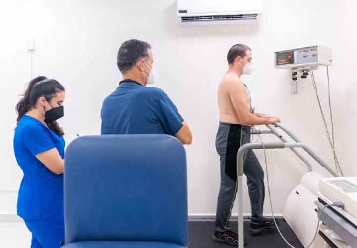 El reclutamiento de personal sanitario es otro de los desafíos. Foto: Pexels