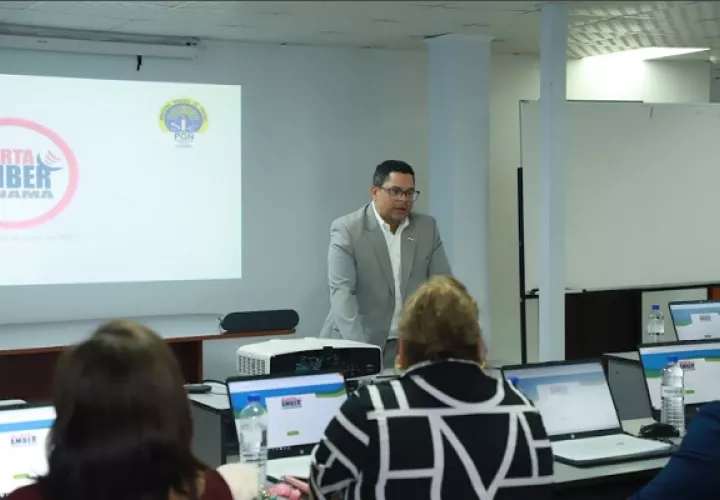 El ministro Roger Tejada se reunió esta semana con fiscales del Ministerio Público. Foto: Cortesía
