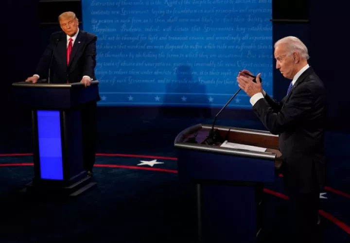 Biden y  Trump, según la encuesta publicada este sábado por The New York Times y Siena. Foto: EFE