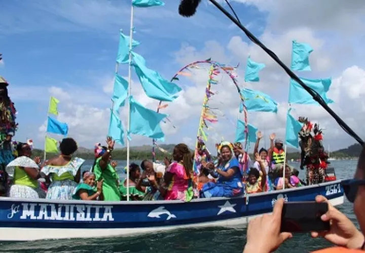  Se hará el desfile acuático por la bahía de Portobelo para retornar desde el muelle a la tarima de presentaciones. Foto: Archivo. 