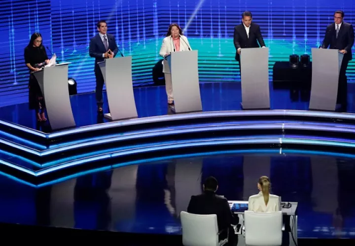 El último debate fue organizado por la Cámara de Comercio. Foto: EFE/ Bienvenido Velasco